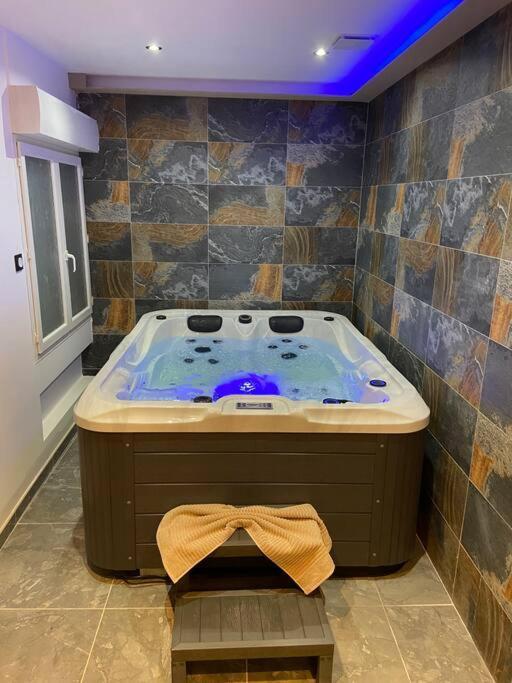 Maison Avec Jacuzzi Orange  Exterior photo